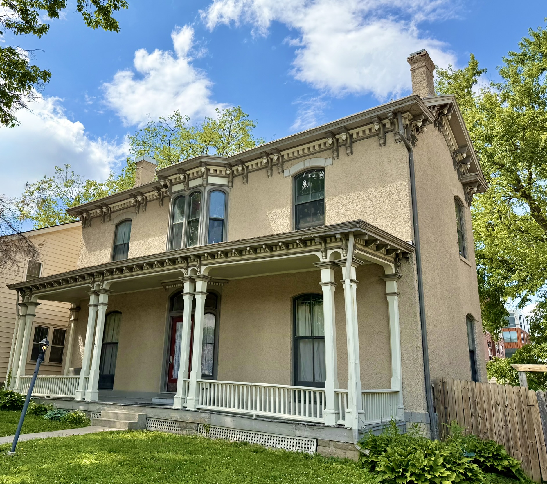 318 E Jefferson St – 1.3